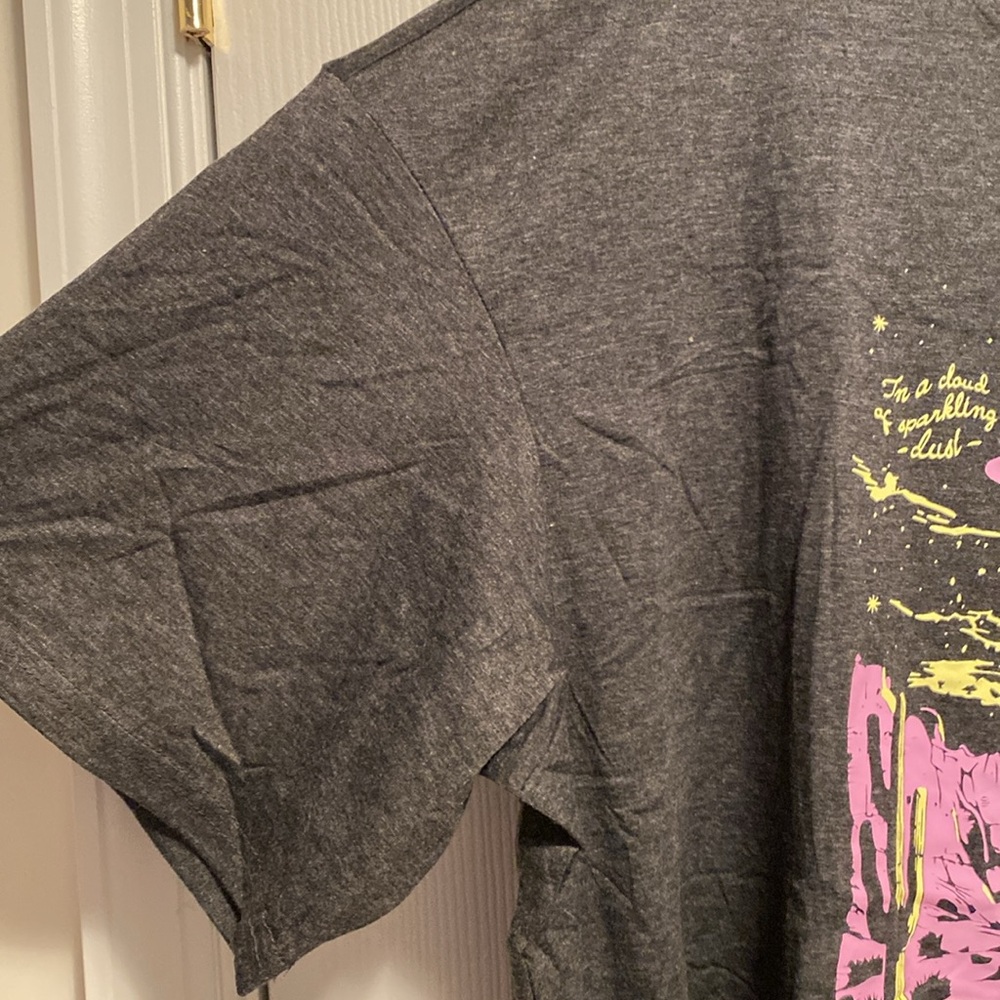 Gray Graphic Tee with UFO Design…size 2XL - Picture 3 of 6